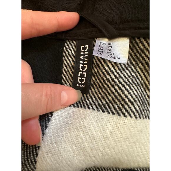 Divided H&M black/white plaid hooded jacket, size small - Picture 13 of 15